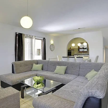 Villa Smrikve Medolino